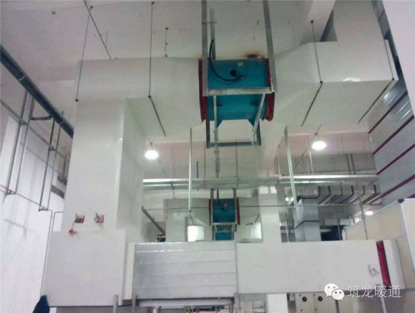 机房风管安装现场