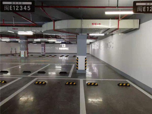 排烟风管安装现场